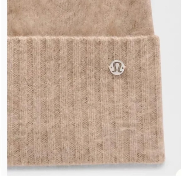 LULULEMON Fuzzy Cashmere Beanie.NWT. - Picture 5 of 5
